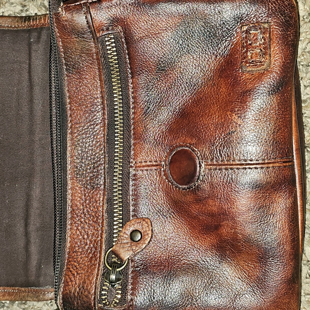 Bed|Stu gorgeous Cross Body Bag!! Beautiful Brown/Red! - Picture 6 of 12